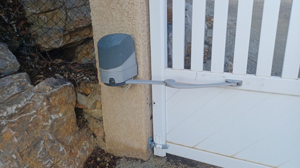 Remplacement d'un moteur de portail 2 battants