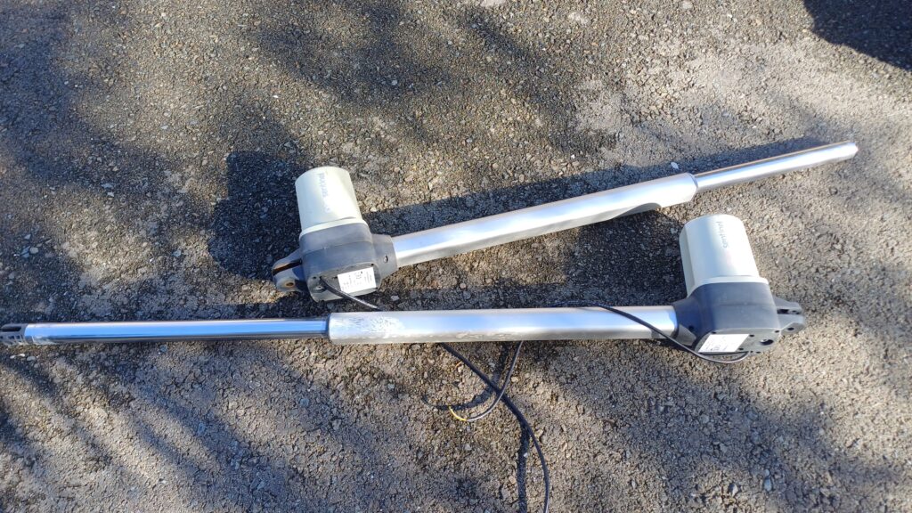 Automatisme pour portail deux battants