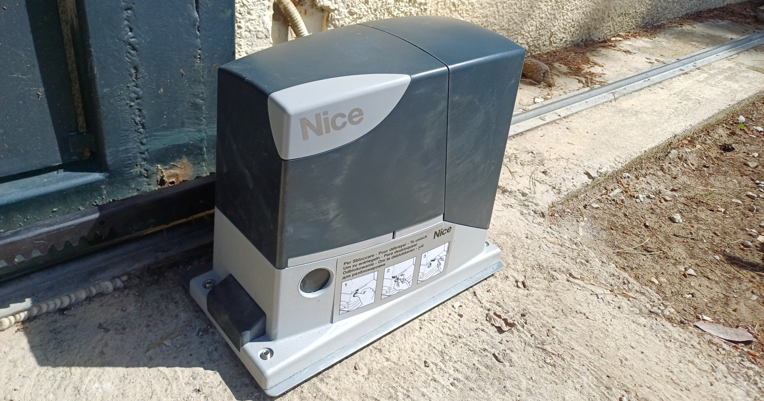 Automatisme pour portail coulissant