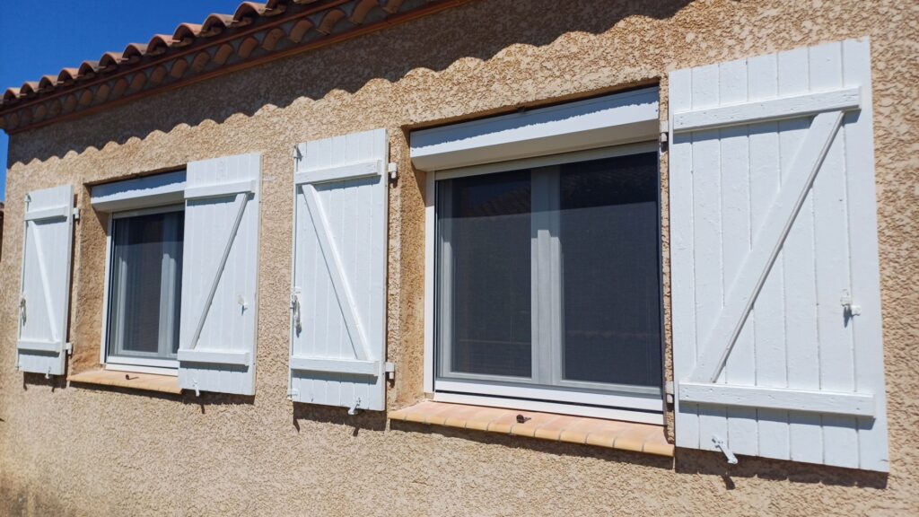 Volet roulant avec moustiquaire