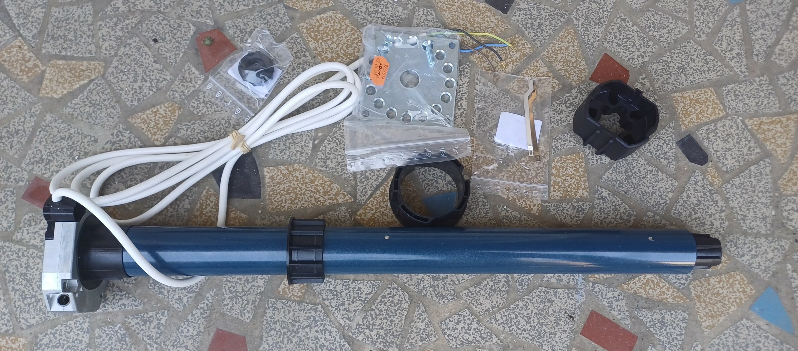 Moteur avec manivelle de secours