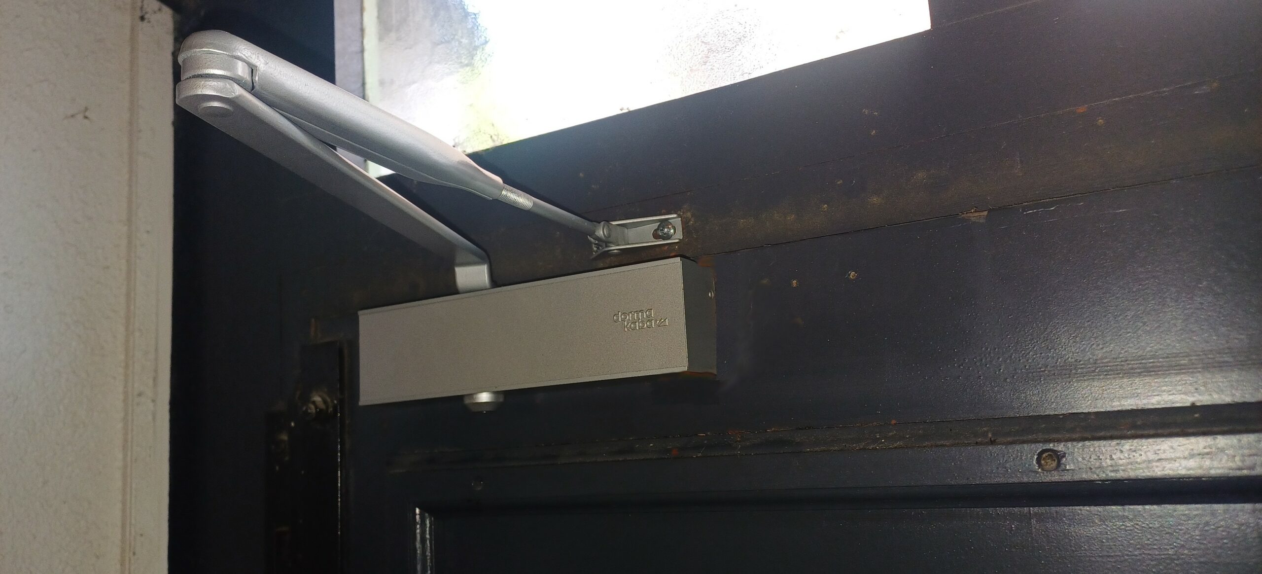 Ferme porte hydraulique