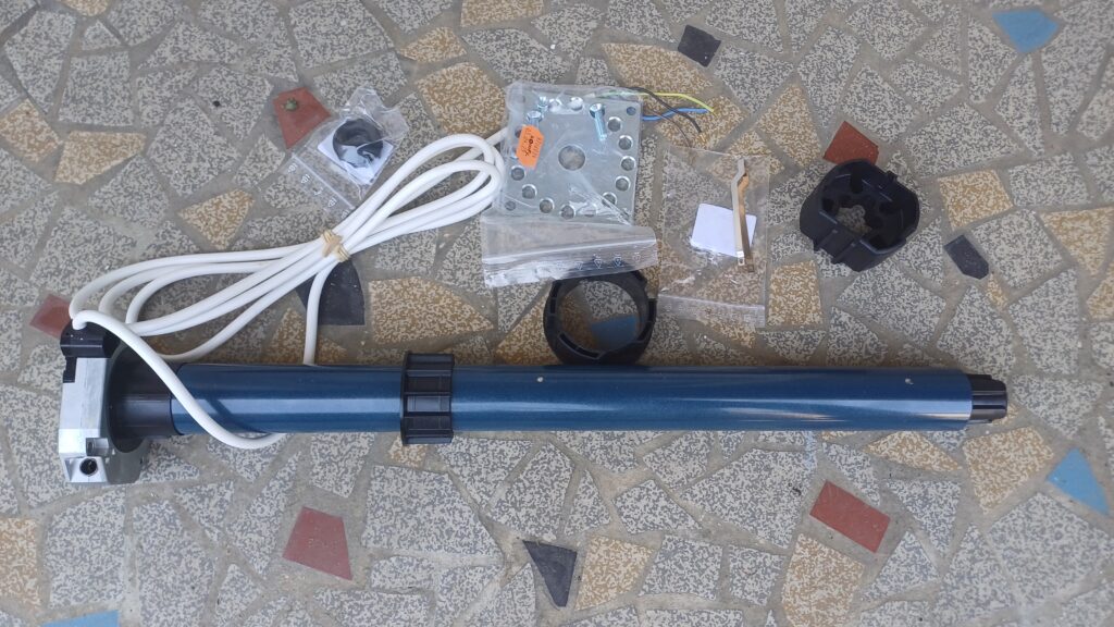 Moteur avec manivelle de secours
