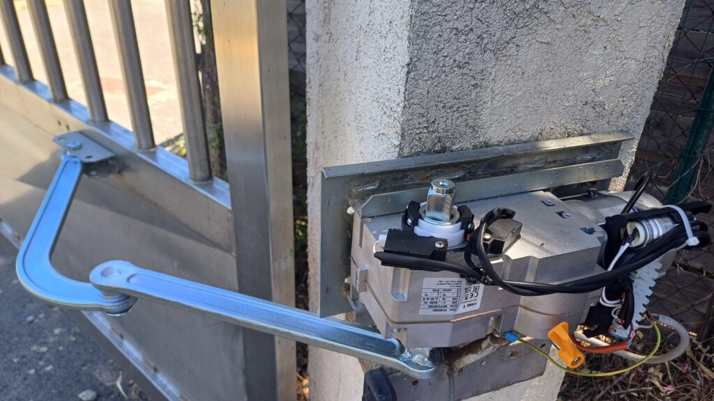 Motorisation de portail battant