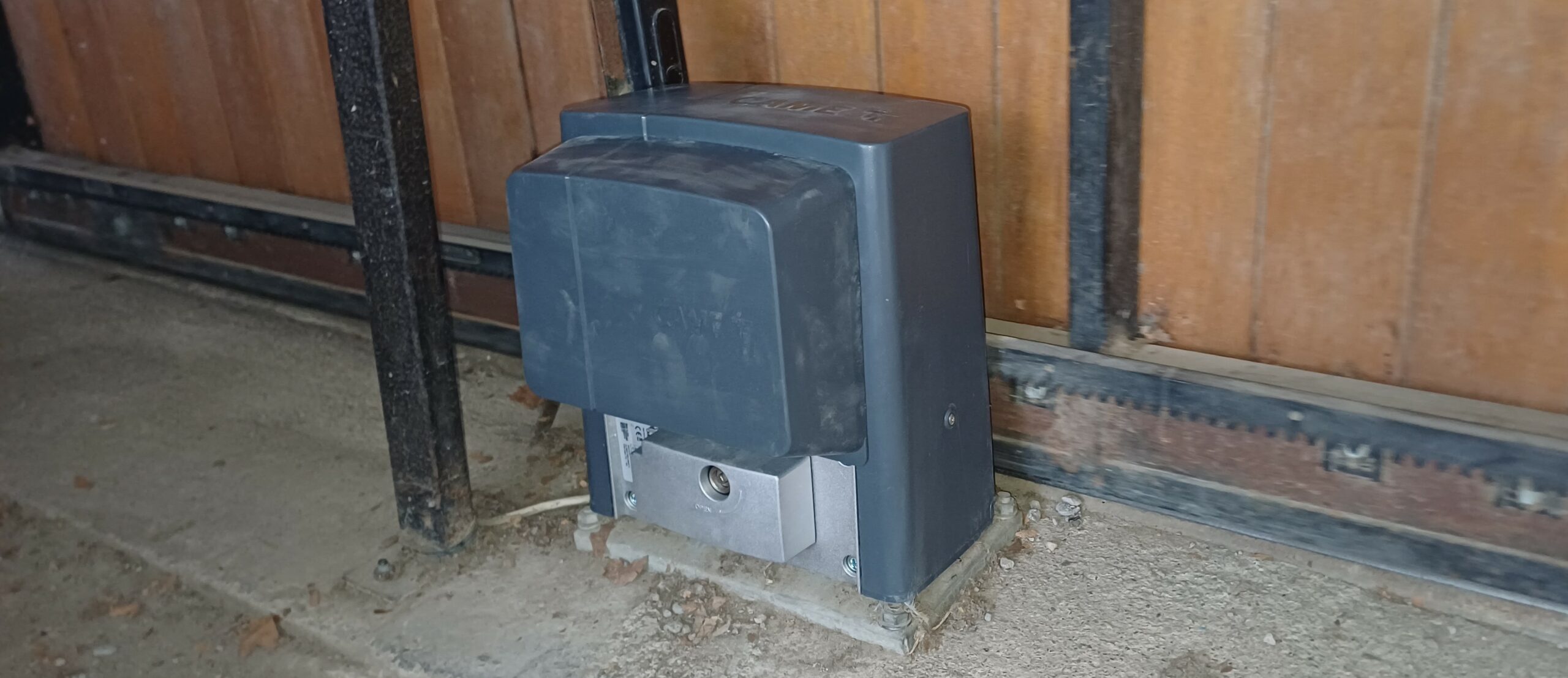 Motorisation de portail coulissant