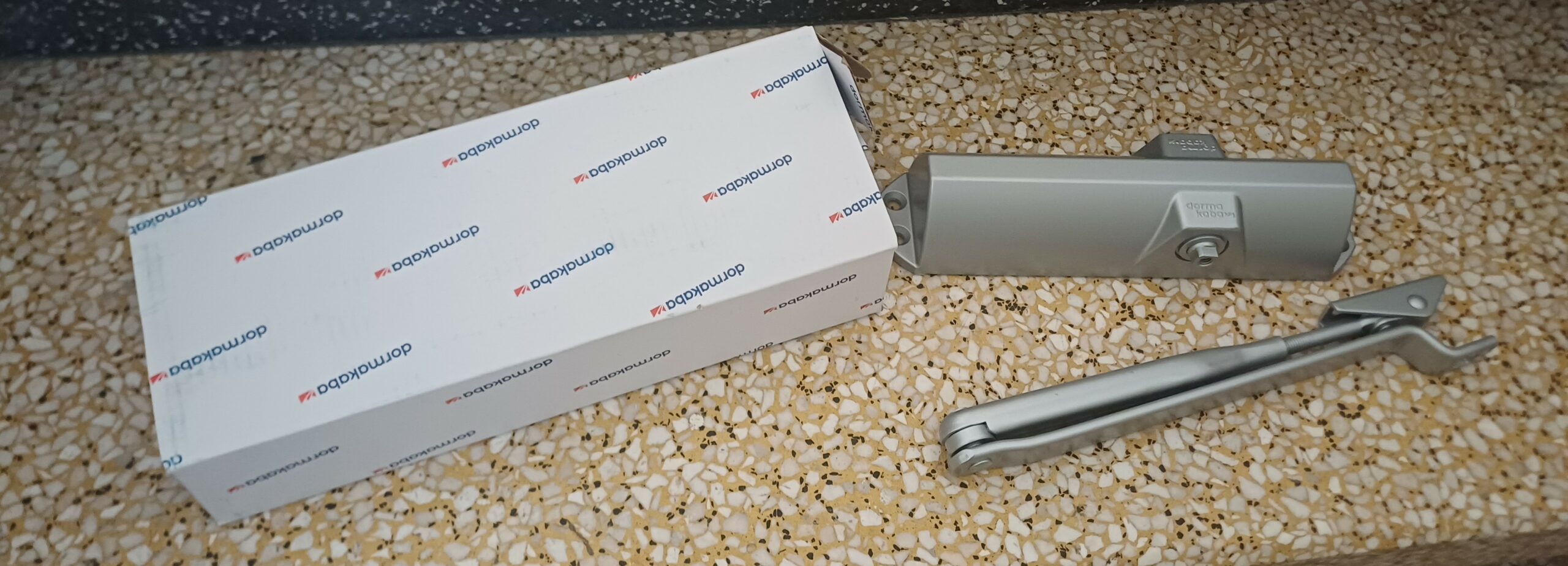 Ferme porte hydraulique