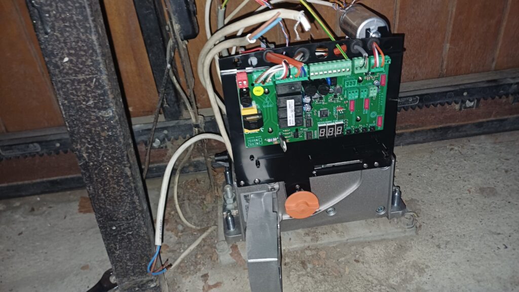 Motorisation de portail coulissant