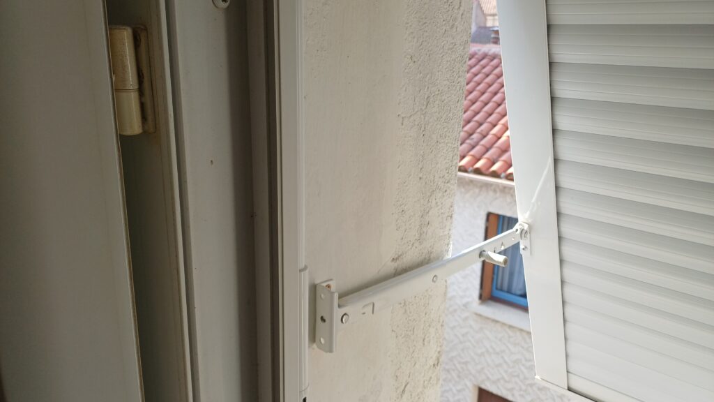 Volets roulants à projection