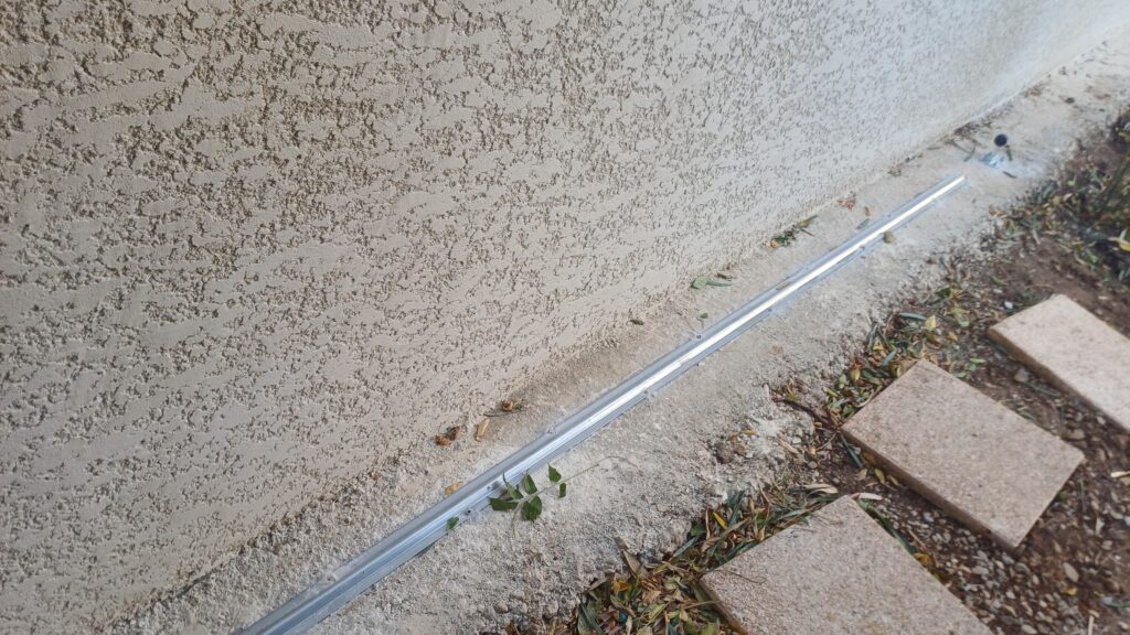 Rail de portail coulissant