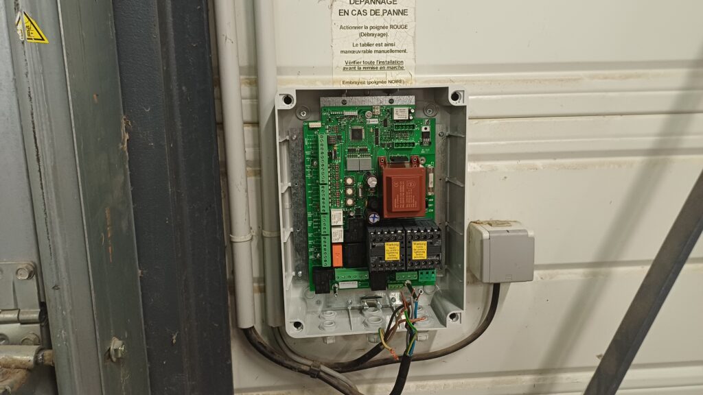 Centrale électronique de portail