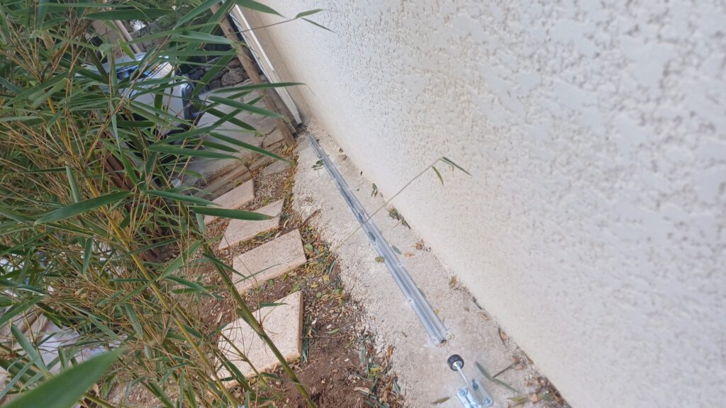 Rail de portail coulissant