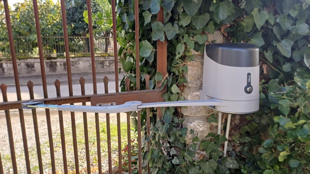 Automatisme de portail deux battants