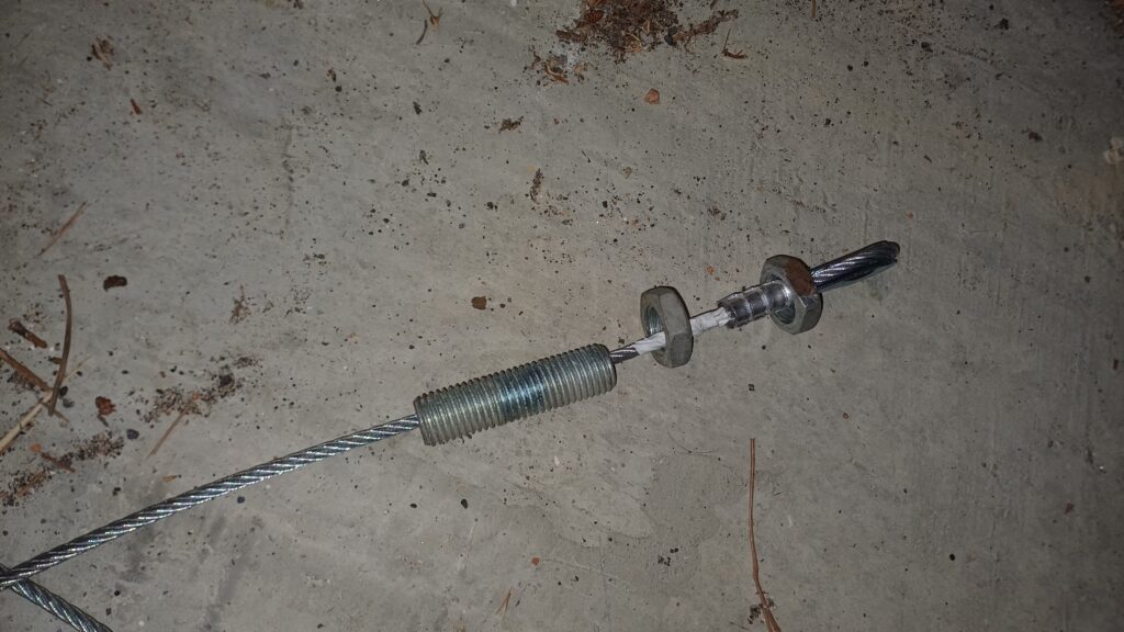 Dépannage d'une porte sectionnelle industrielle.