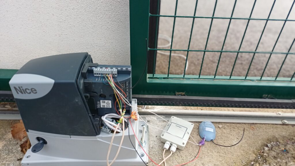 Moteur de portail coulissant