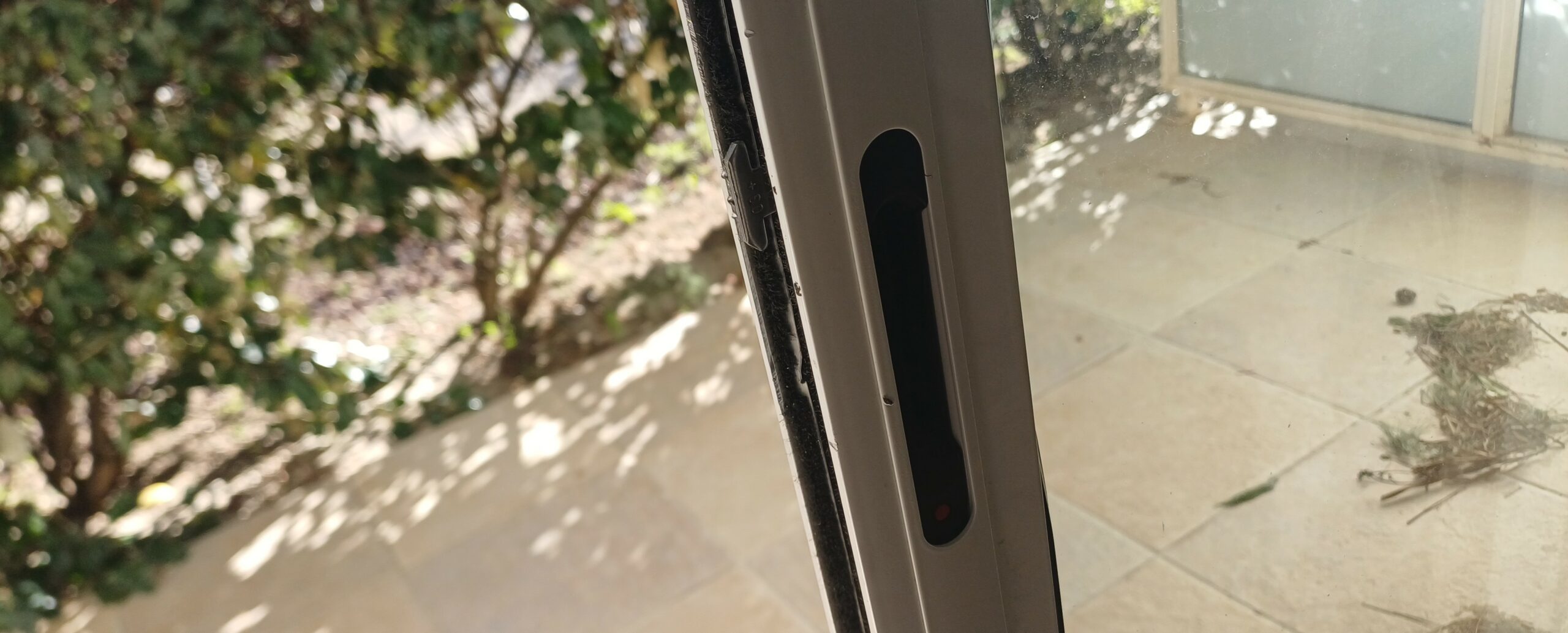 Serrure de baie vitrée