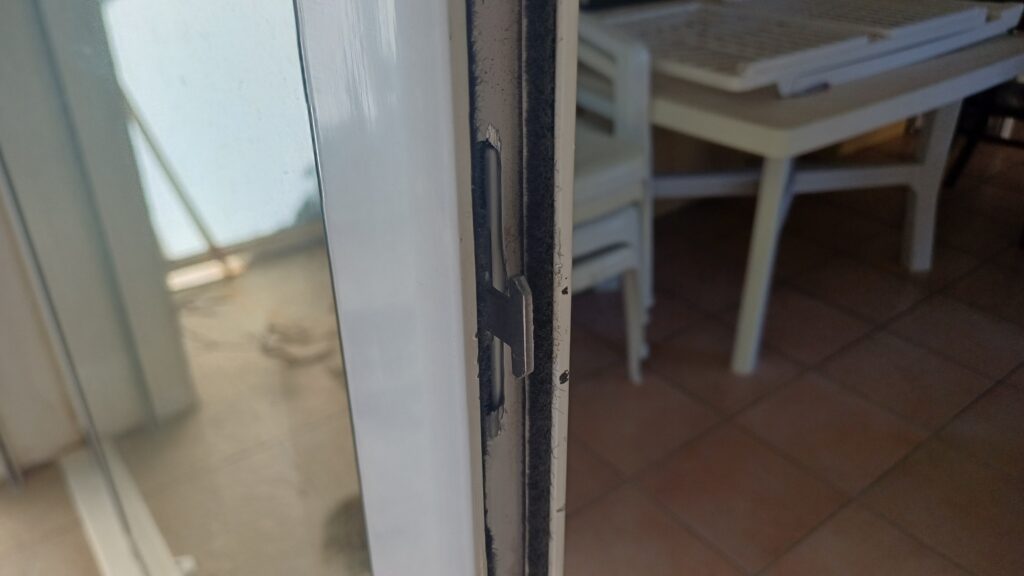 Serrure de baie vitrée