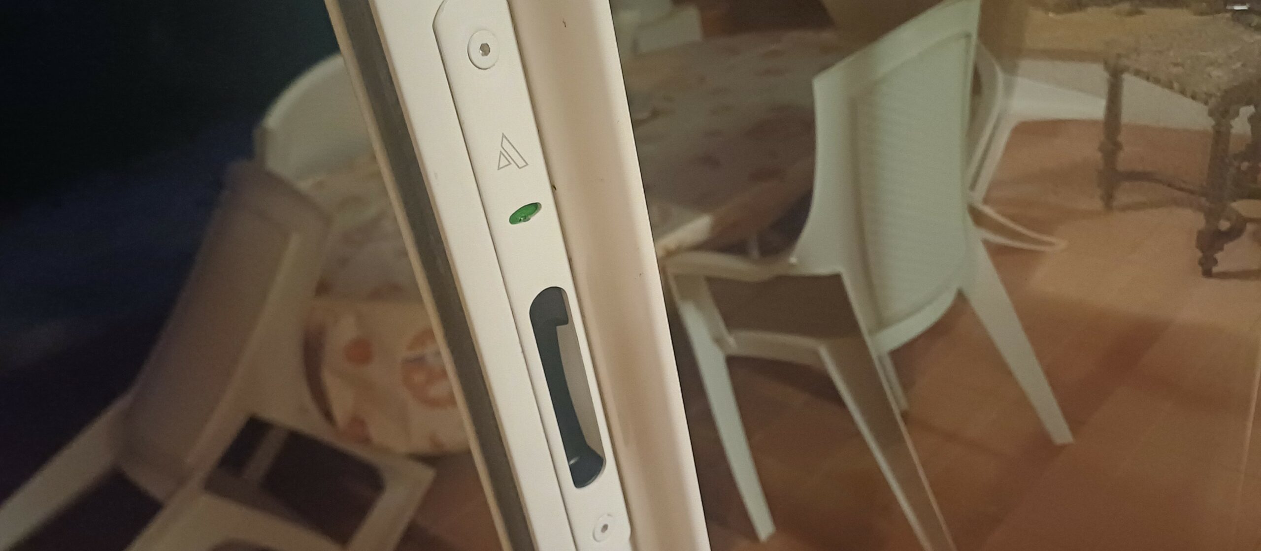 Serrure de baie vitrée