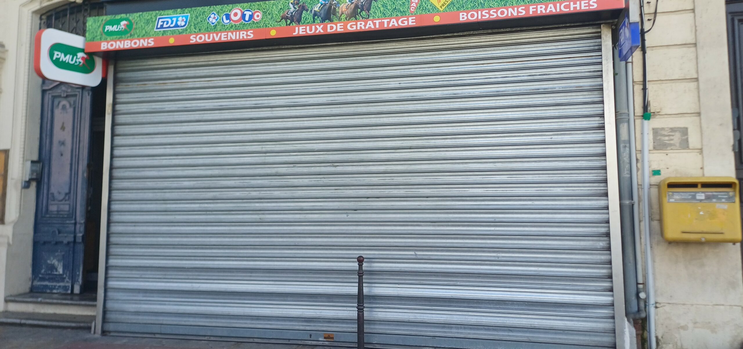 Centrale de grille métallique