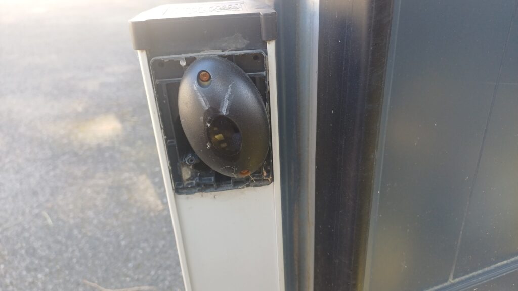 Portail bloqué ouvert