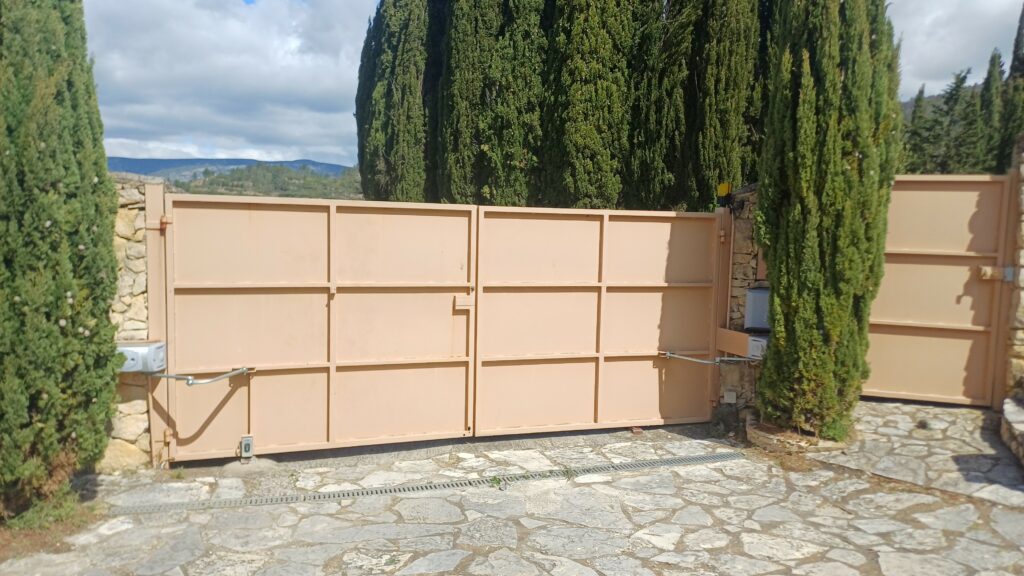 Automatisme pour portail deux battants