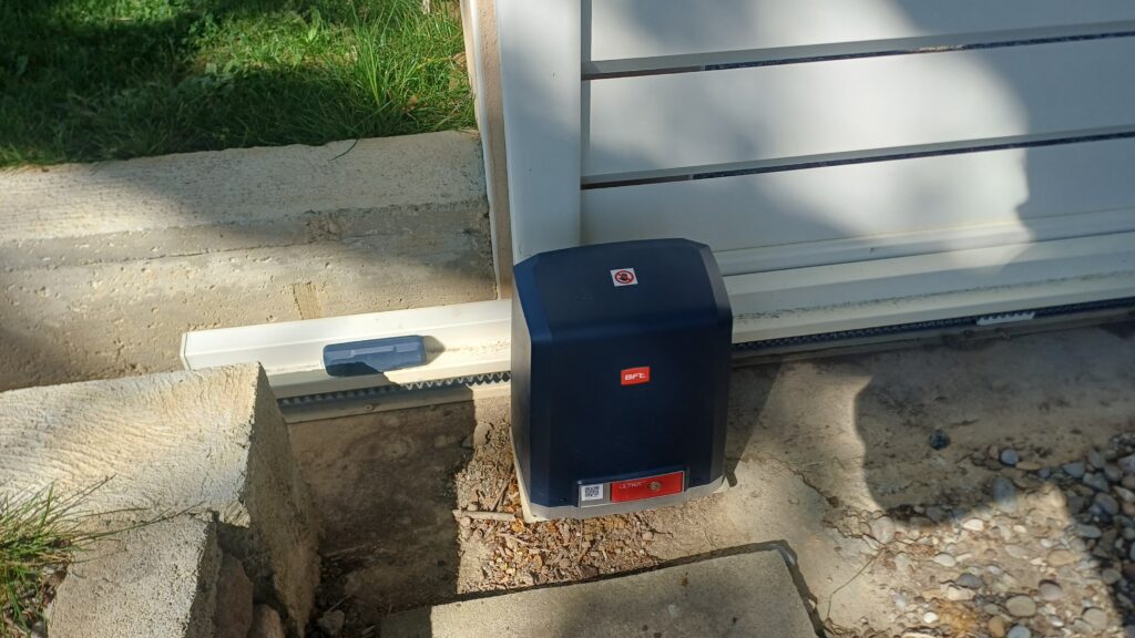 Moteur de portail coulissant