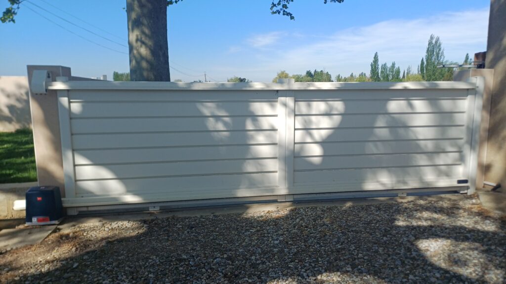Moteur de portail coulissant