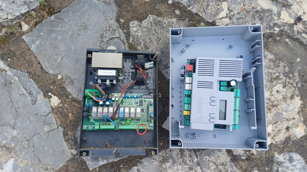 Automatisme pour portail deux battants