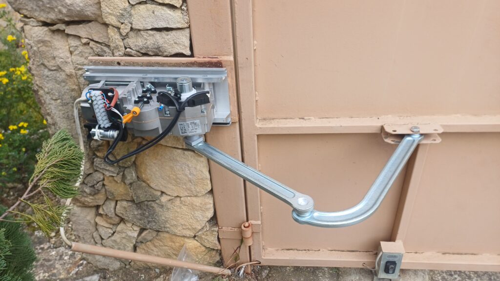 Automatisme pour portail deux battants