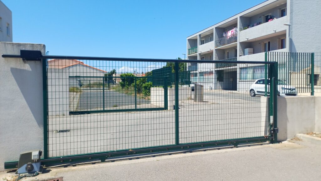 Portail de résidence en panne