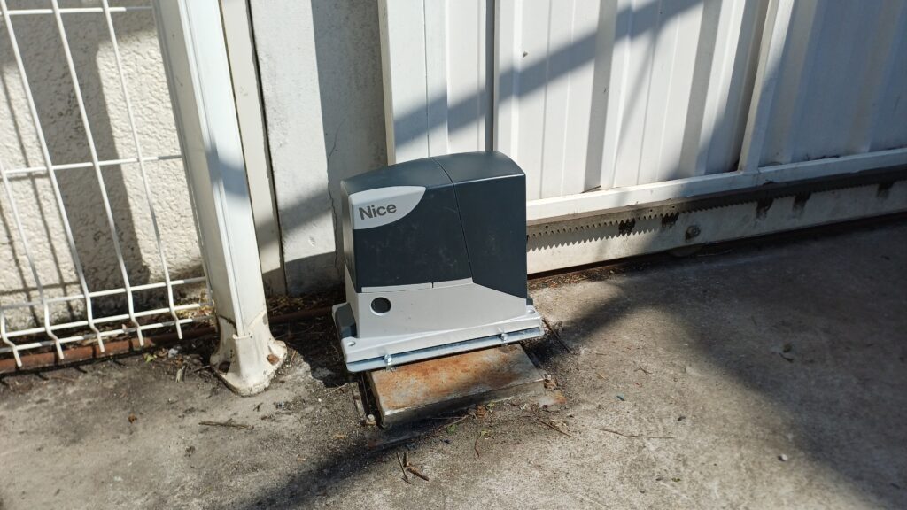 Motorisation de portail coulissant