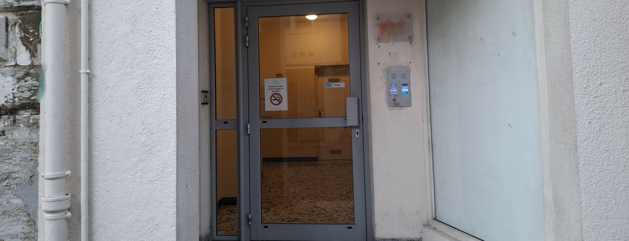Poignée de porte d’immeuble