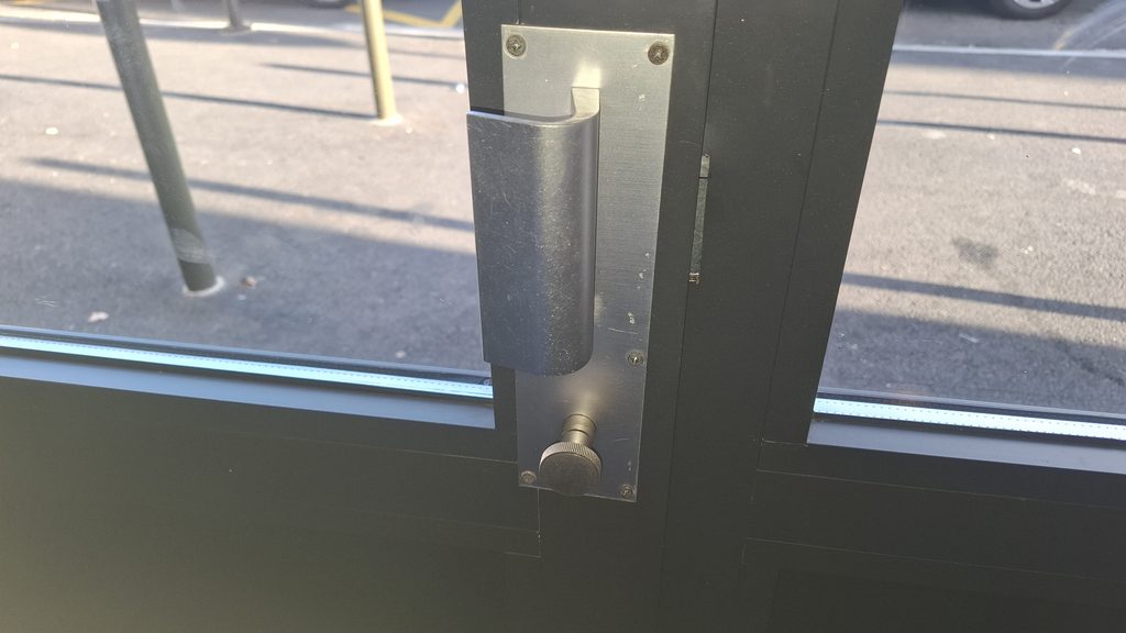 Dépannage d'une porte d'immeuble