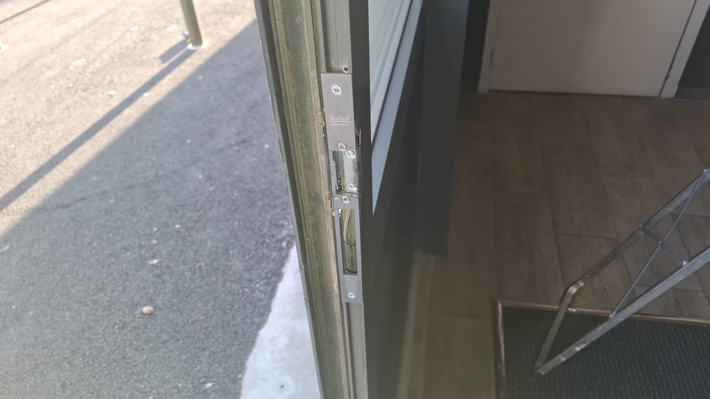 Dépannage d'une porte d'immeuble