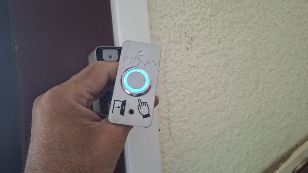 Bouton poussoir PMR